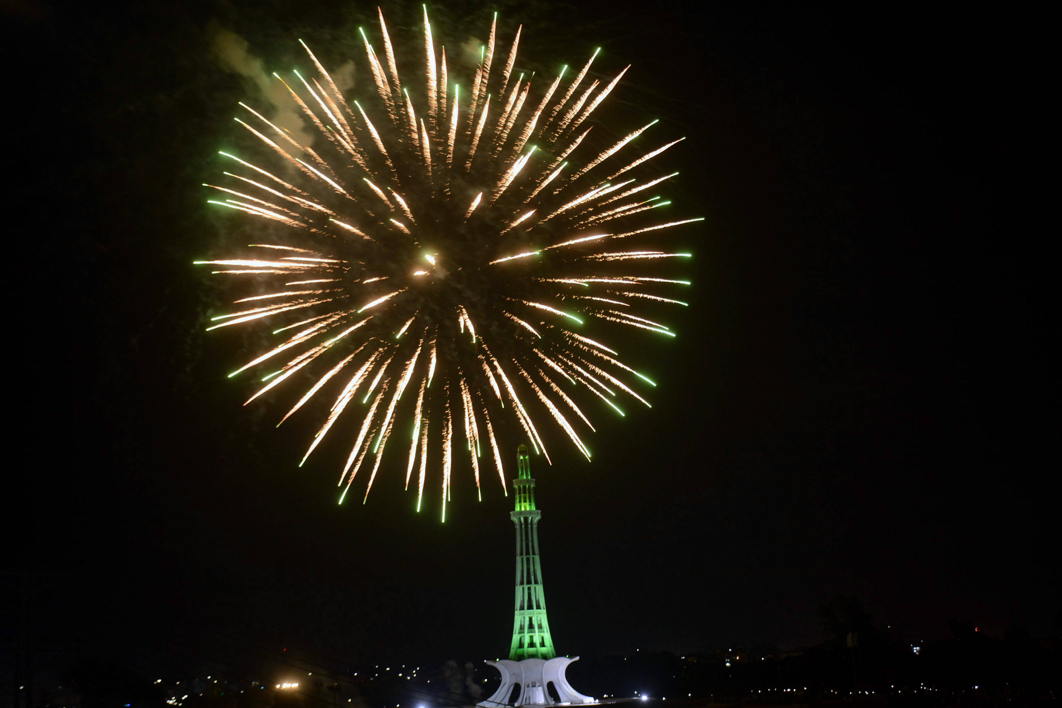 【JDB电子试玩网页版】
巴基斯坦庆祝独立日(图2) 【JDB电子试玩网页版】
巴基斯坦庆祝独立日(图2)