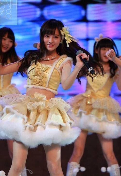 JDB电子试玩网页版：
“四千年玉人”鞠婧祎 身高是谜 换鞋藏小心思 偶像负担太重？(图6)